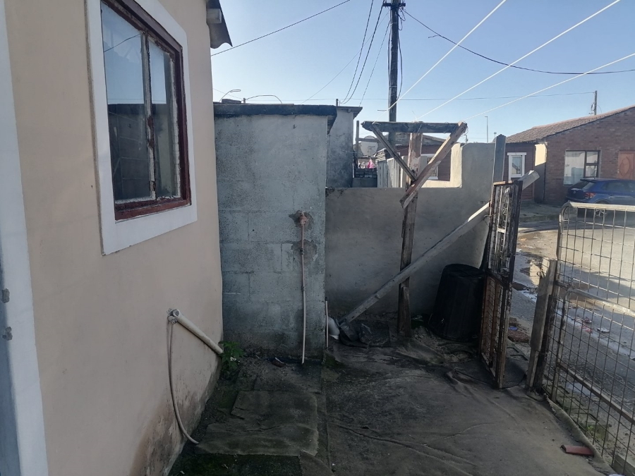 2 Bedroom Property for Sale in Nonqubela Western Cape